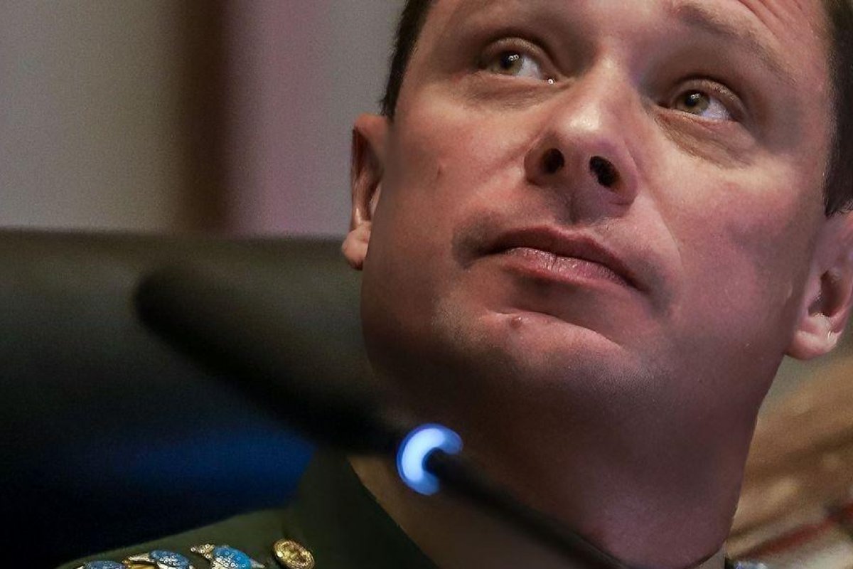 Polícia Federal cumpre mandado de busca e apreensão na casa de Mauro Cid