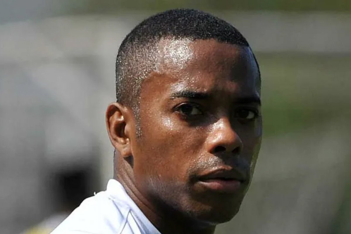 Robinho deve ficar dez dias isolado em cela de 8 m² no presídio de Tremembé