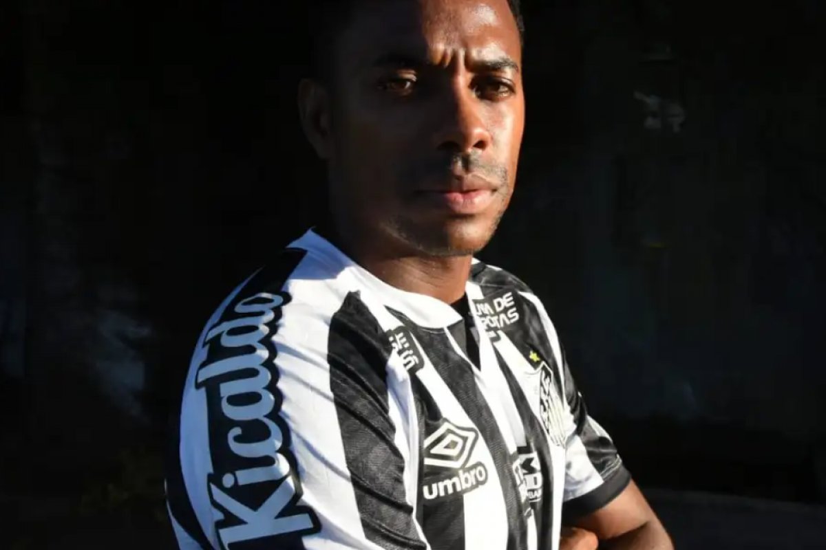 Defesa de Robinho pede novo habeas corpus ao STF após prisão do ex-jogador