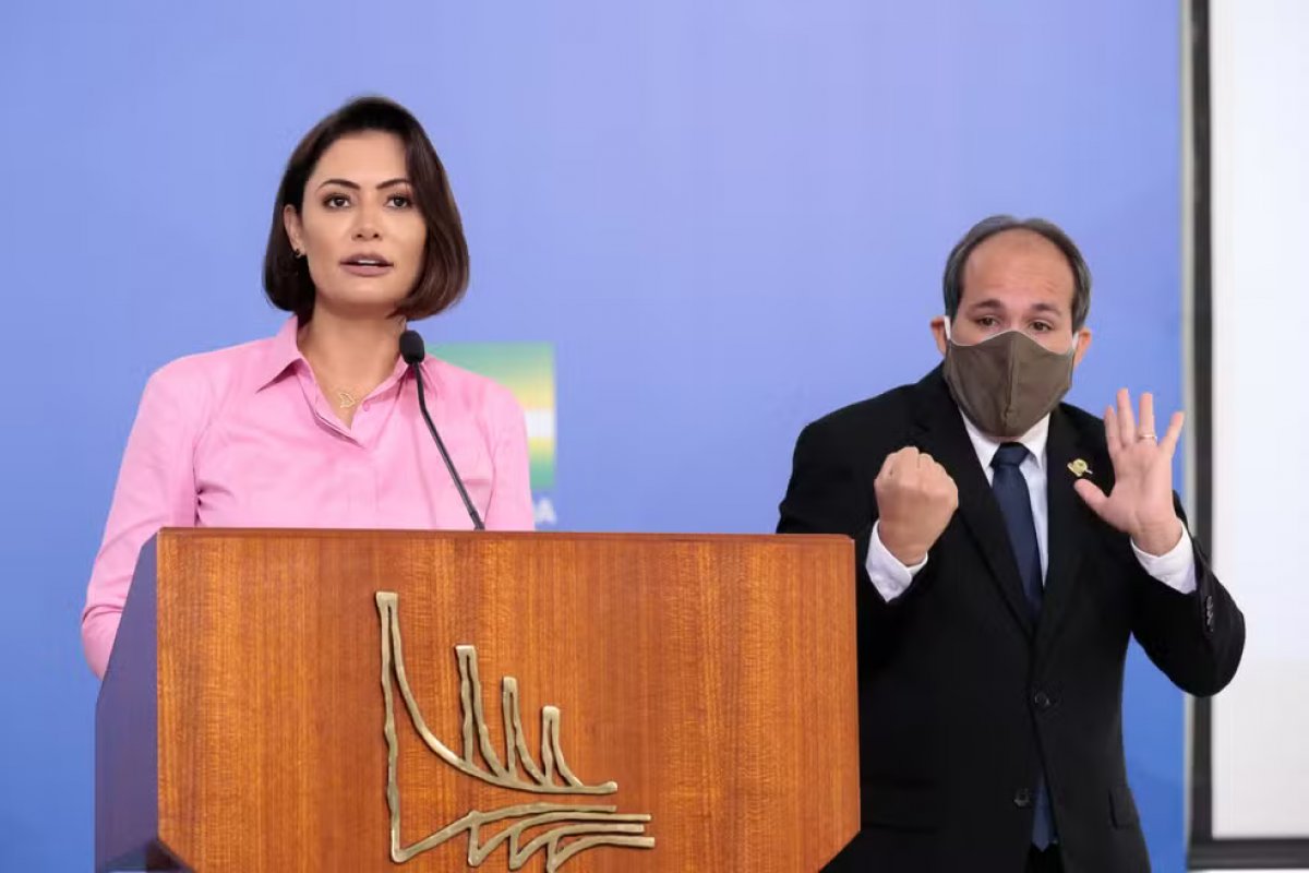 Justiça proíbe liminarmente evento que concederia título de cidadã paulistana à Michelle Bolsonaro; saiba o motivo