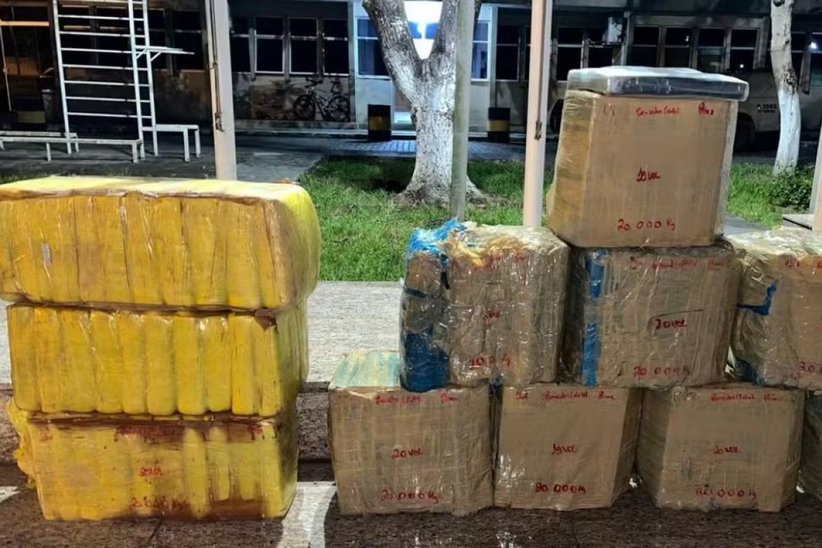 Suspeitos de tráfico de drogas são presos com mais de 200 kg maconha