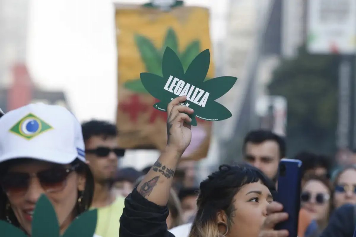 Sobe para 67% o número de brasileiros contra a descriminalização da maconha