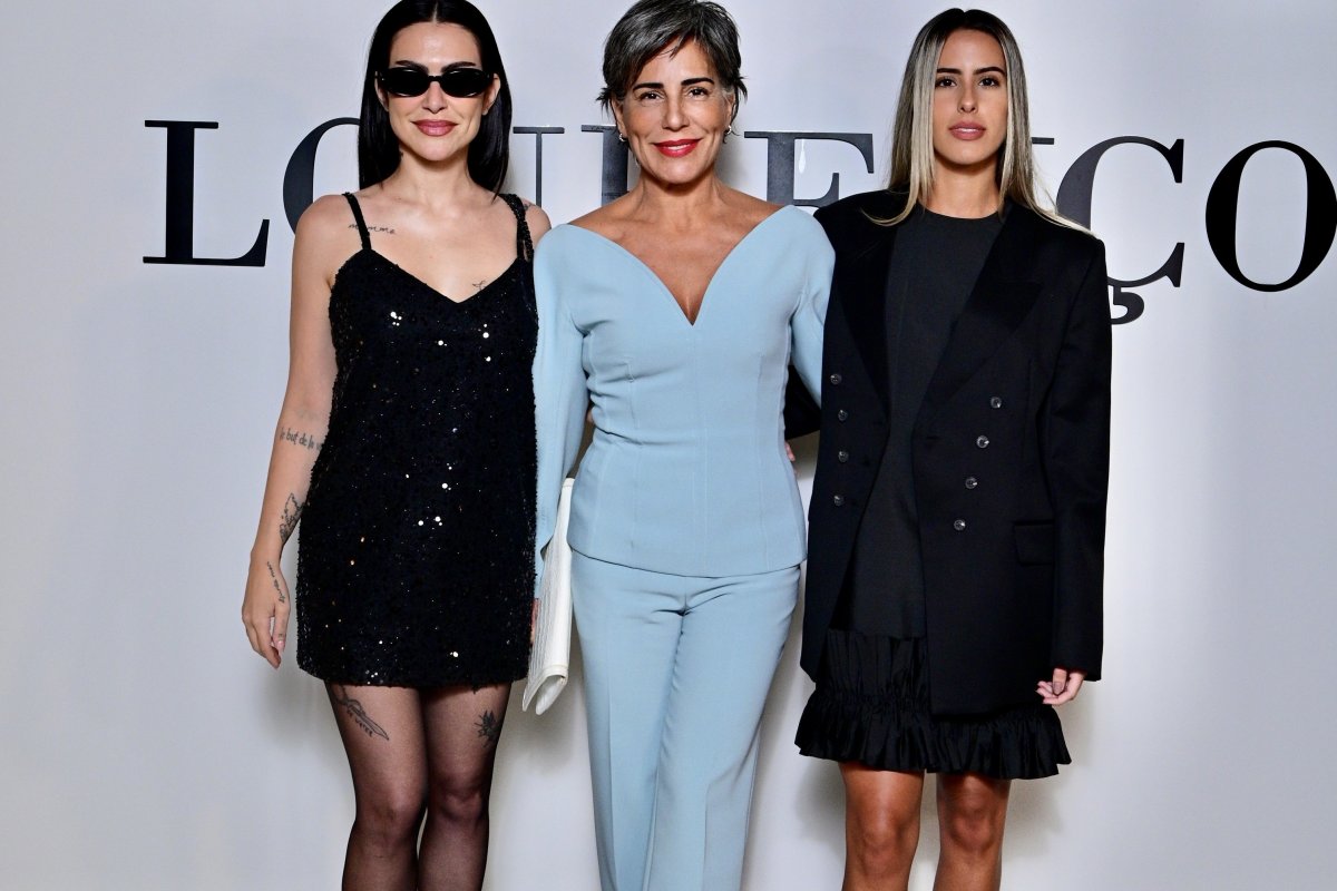 Celebridades prestigiam desfile de alta-costura do estilista Reinaldo Lourenço em São Paulo!