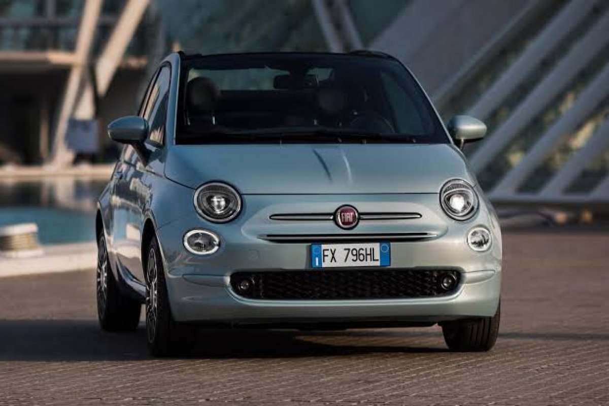 Fiat pode prolongar produção do 500 híbrido na Itália após pressões 