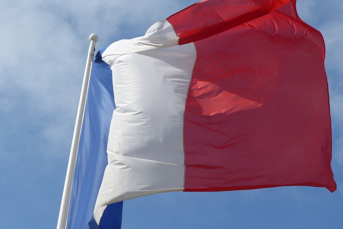 França aumenta alerta de terrorismo ao nível mais alto