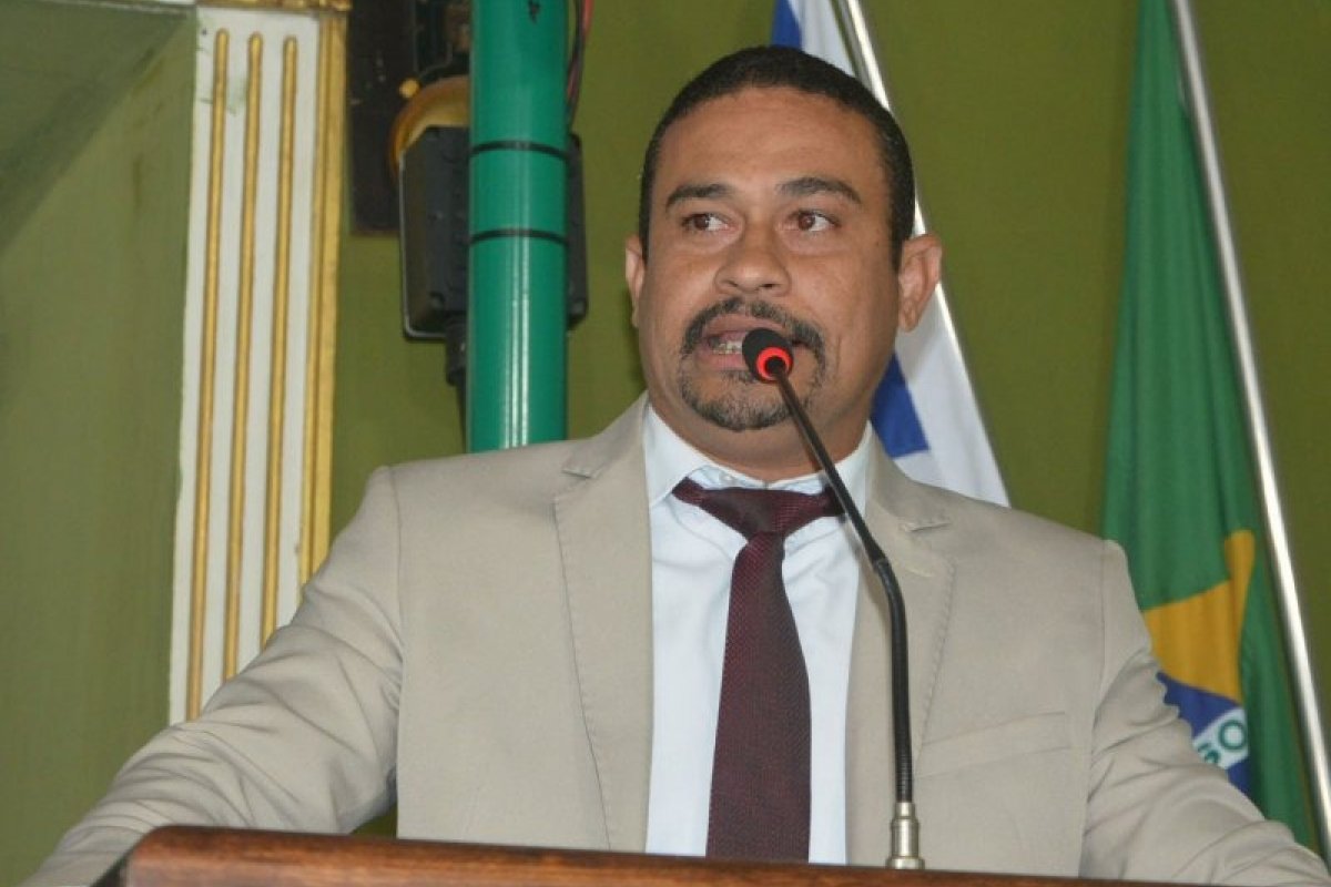 Vídeo: Tiago Ferreira se atrapalha ao falar do caso Marielle e ‘mata’ Maria Marighella