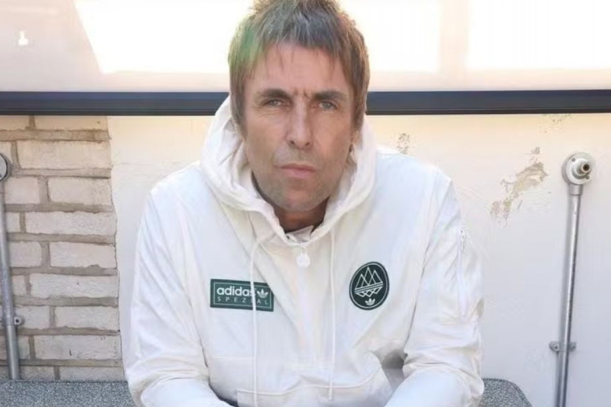 Liam Gallagher fala sobre doença autoimune, psoríase e uso de drogas