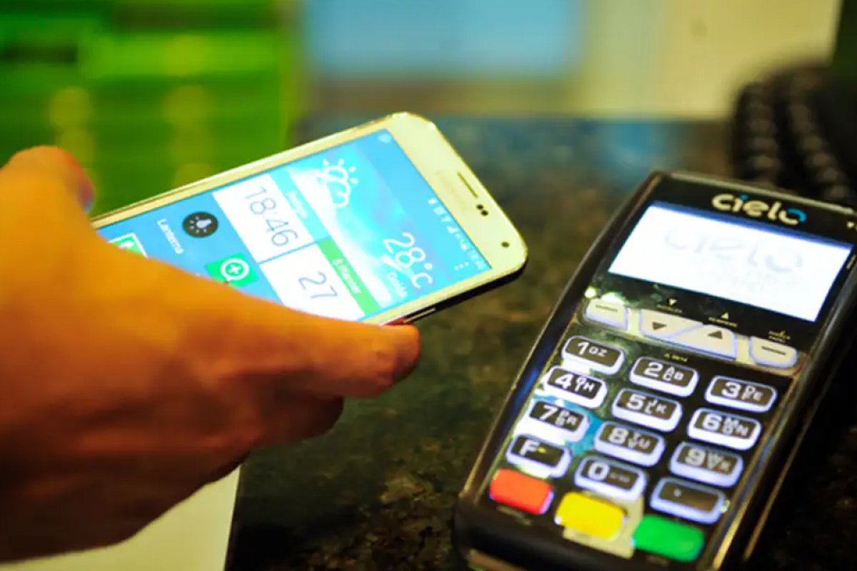 Pix e cartão de crédito precisam ser declarados no Imposto de Renda? Veja o que diz a lei