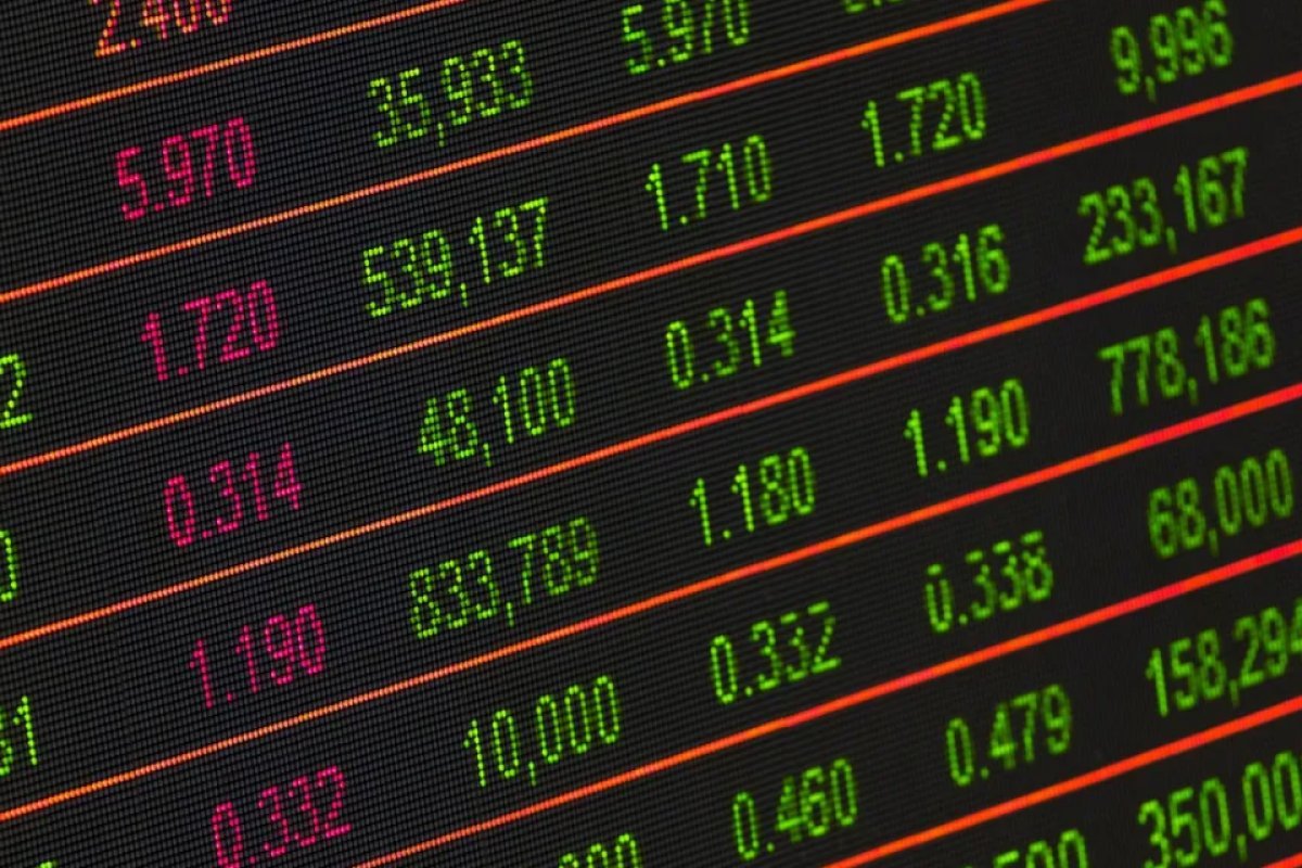 Interferência governamental impacta mercado de ações no Brasil