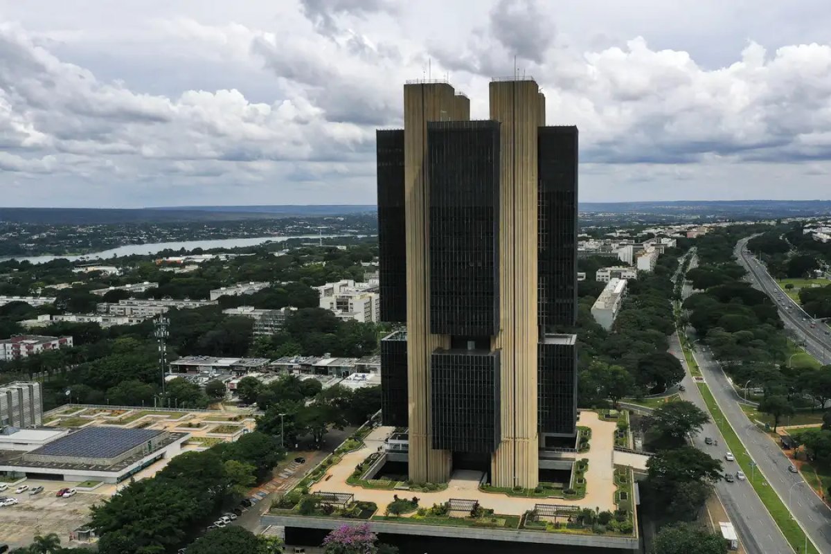 BC aumenta projeção de crescimento do PIB para 1,9% em 2024