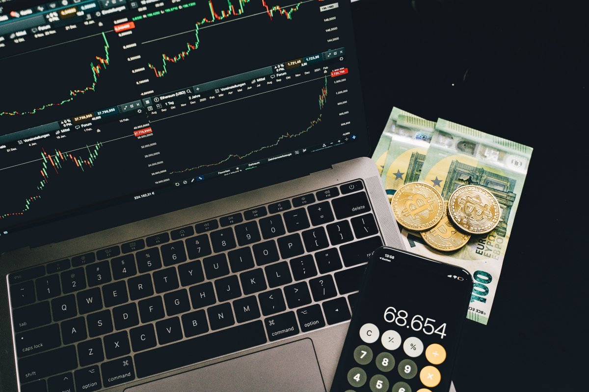 Governo quer fechar brechas de criptomoedas e paraísos fiscais usadas para driblar IR