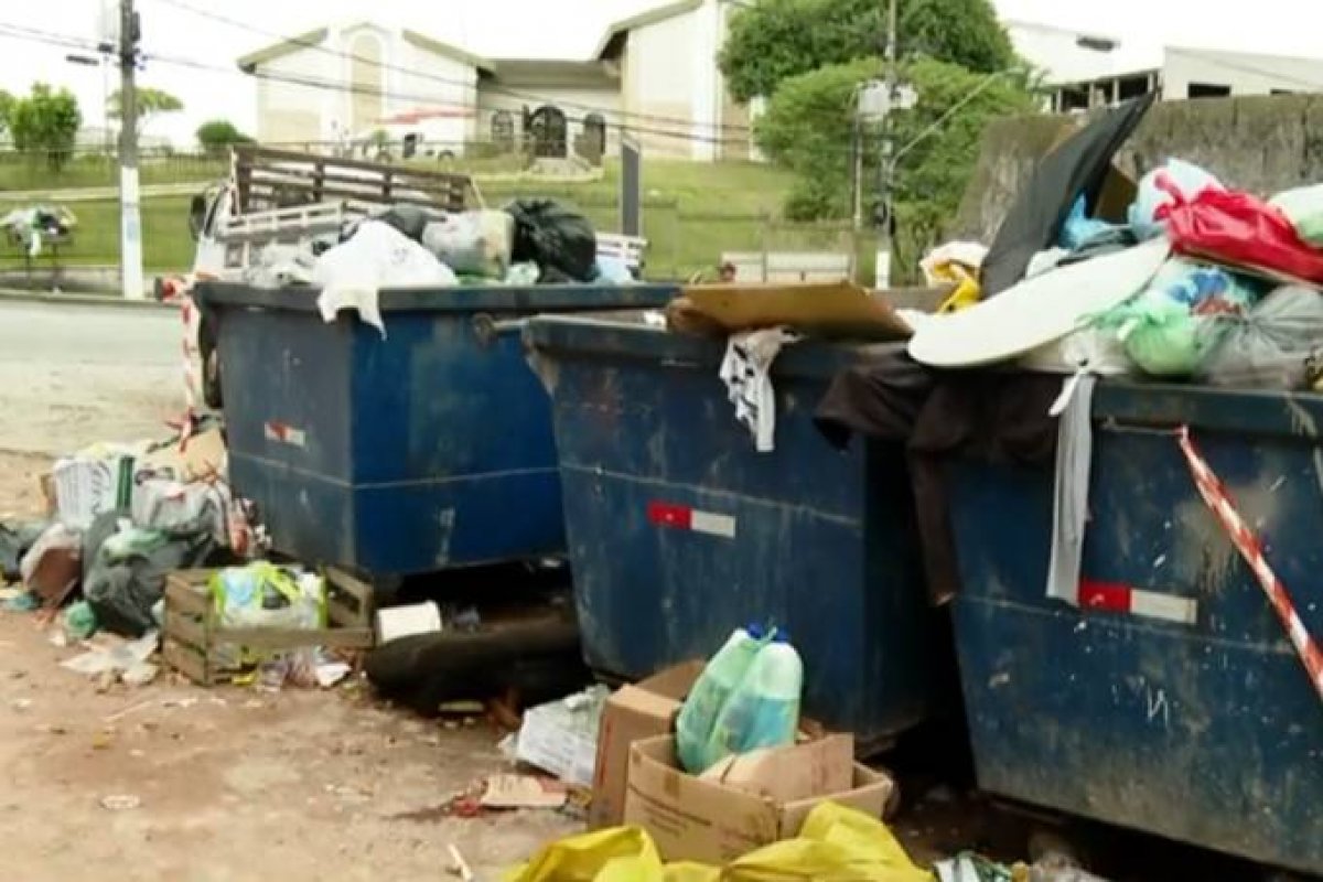 Morador de rua é morto a tiros e corpo é encontrado próximo a uma caçamba de lixo