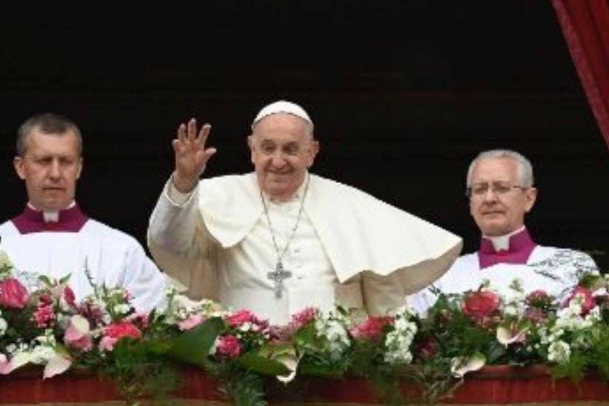 Papa Francisco preside Missa de Páscoa enquanto preocupações com saúde persistem