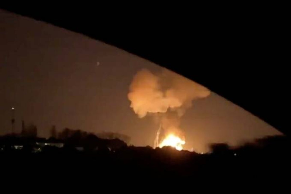 Explosão provoca incêndio em indústria petroquímica na Espanha
