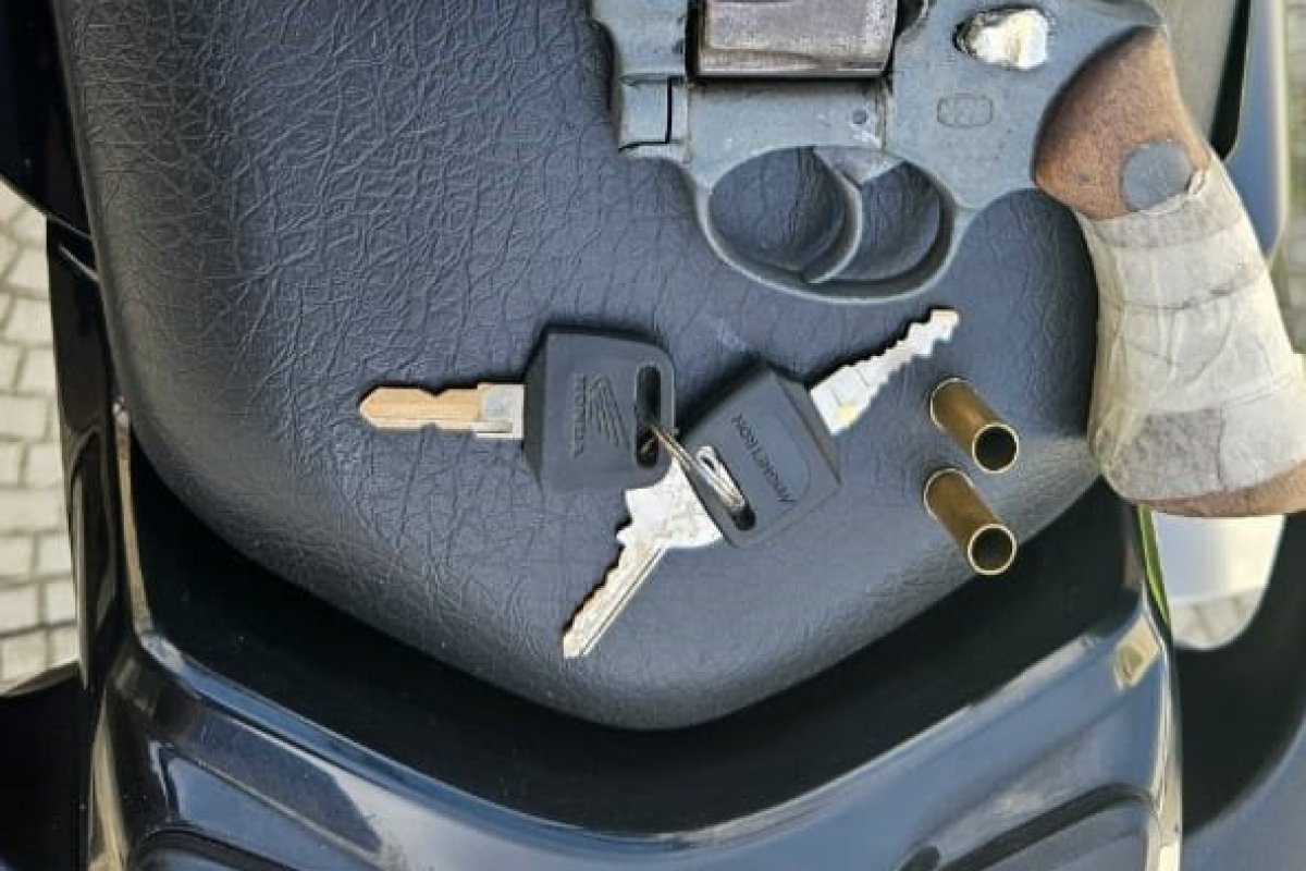 Motociclista é preso com arma de fogo em Itapuã