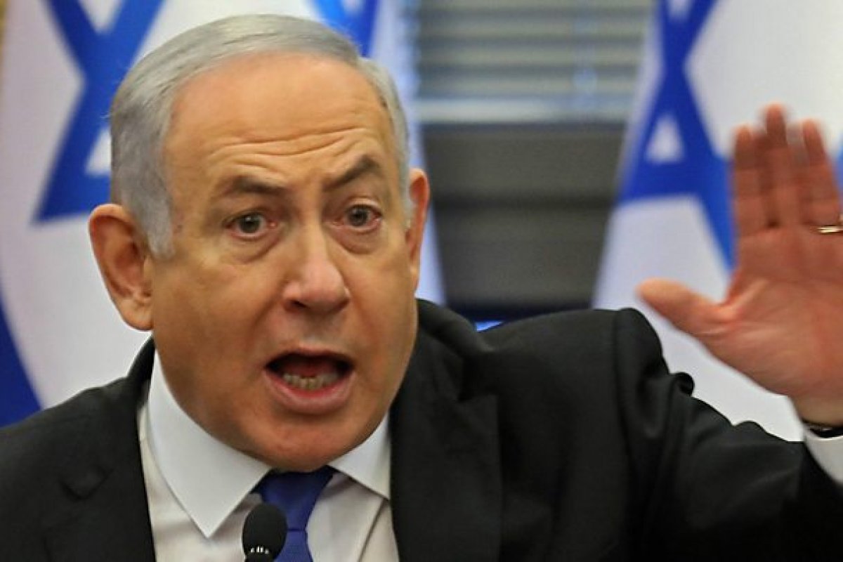 Netanyahu pressiona, e Parlamento aprova proibição da Al Jazeera em Israel