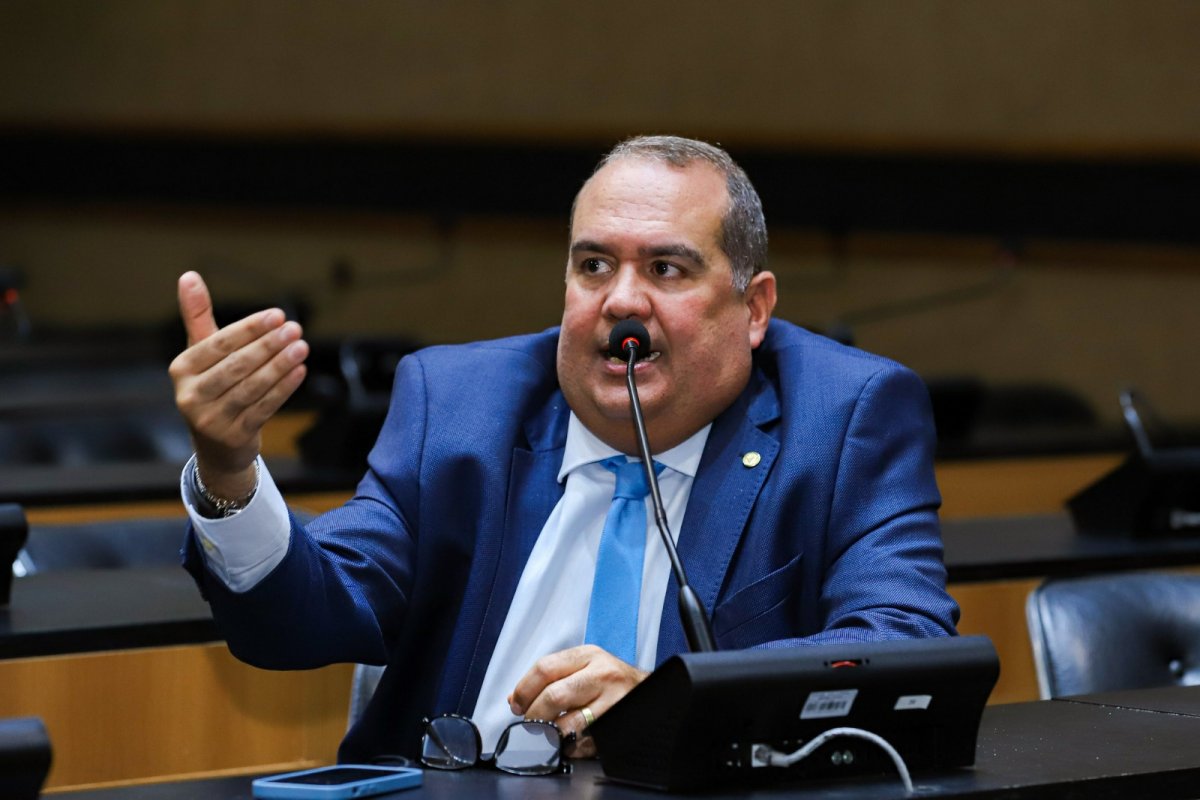 'A Bahia vive como se fosse 1º de abril há 18 anos’, diz Sandro Régis sobre gestões do PT