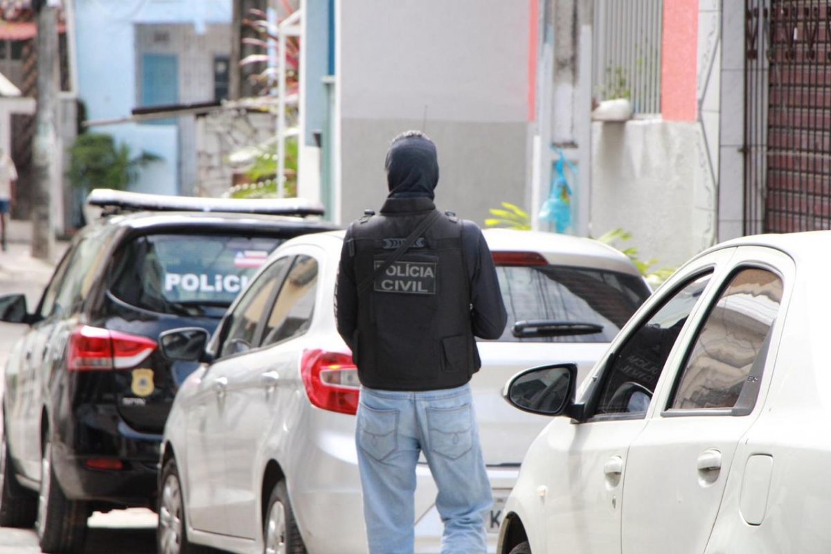 Integrantes de grupo responsável por roubos de veículos são presos em Salvador