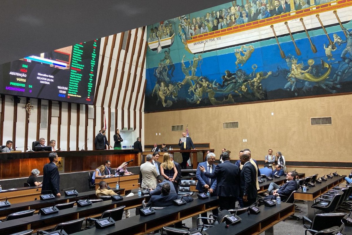 Vídeo: ALBA aprova empréstimo de R$ 400 milhões solicitado por Jerônimo Rodrigues