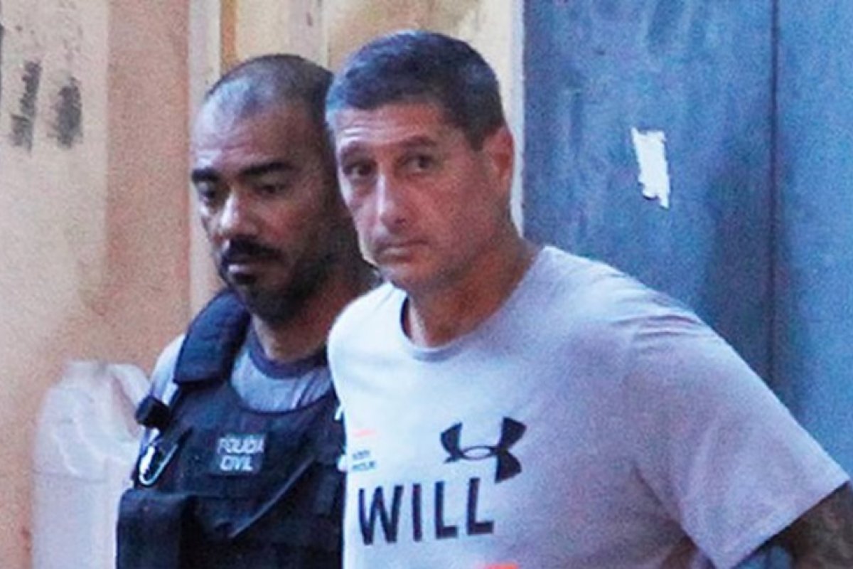 Justiça decide que Ronnie Lessa ficará mais um ano em presídio federal