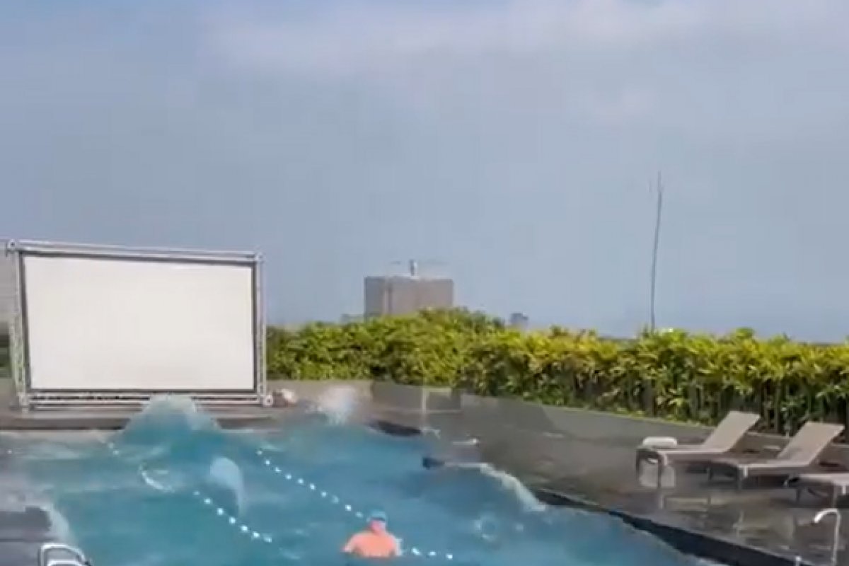 Vídeo: Em Taiwan nadador é surpreendido por terremoto