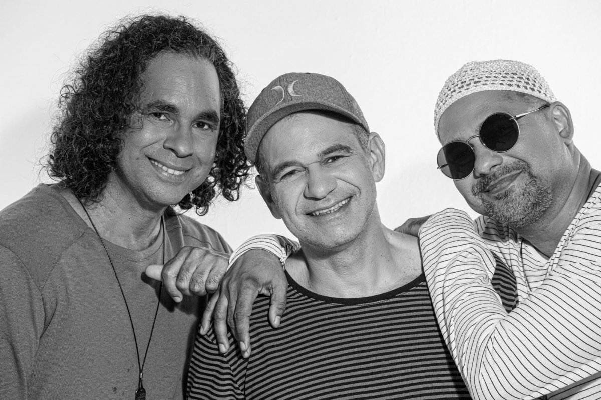 Adão Negro apresenta espetáculo "Adão Canta Bob" no TCA