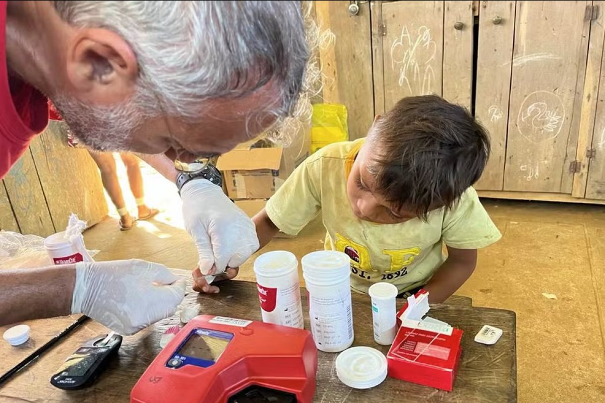 Indígenas de 9 comunidades Yanomami têm alto nível de contaminação por mercúrio