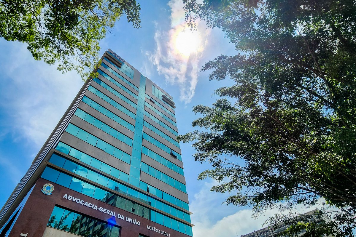 AGU pede mais prazo ao STF por solução de controvérsia sobre Eletrobras