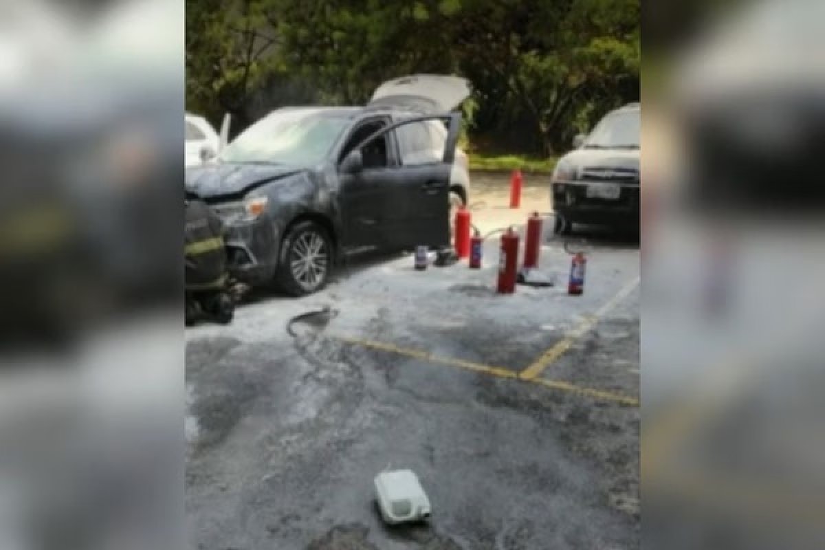 Carro de defensor público é incendiado no Fórum da Barra Funda, em SP