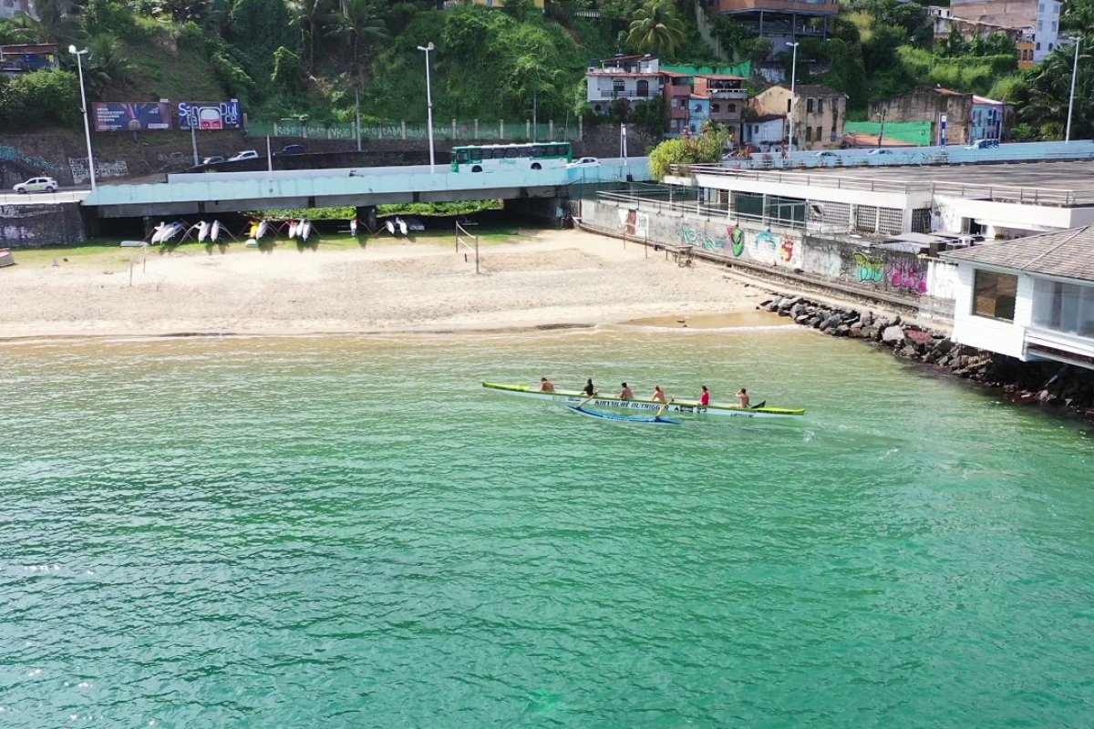 Jovem é encontrado morto na Praia da Preguiça, em Salvador