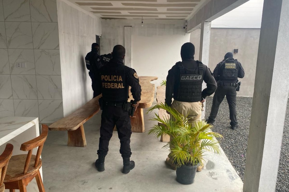 Operação Hybris: policiais militares são alvos de busca e apreensão em Feira de Santana