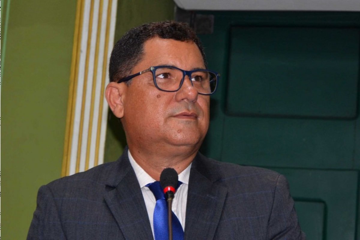 Hélio Ferreira critica Agerba após empresas de ônibus metropolitanos encerrarem atividades