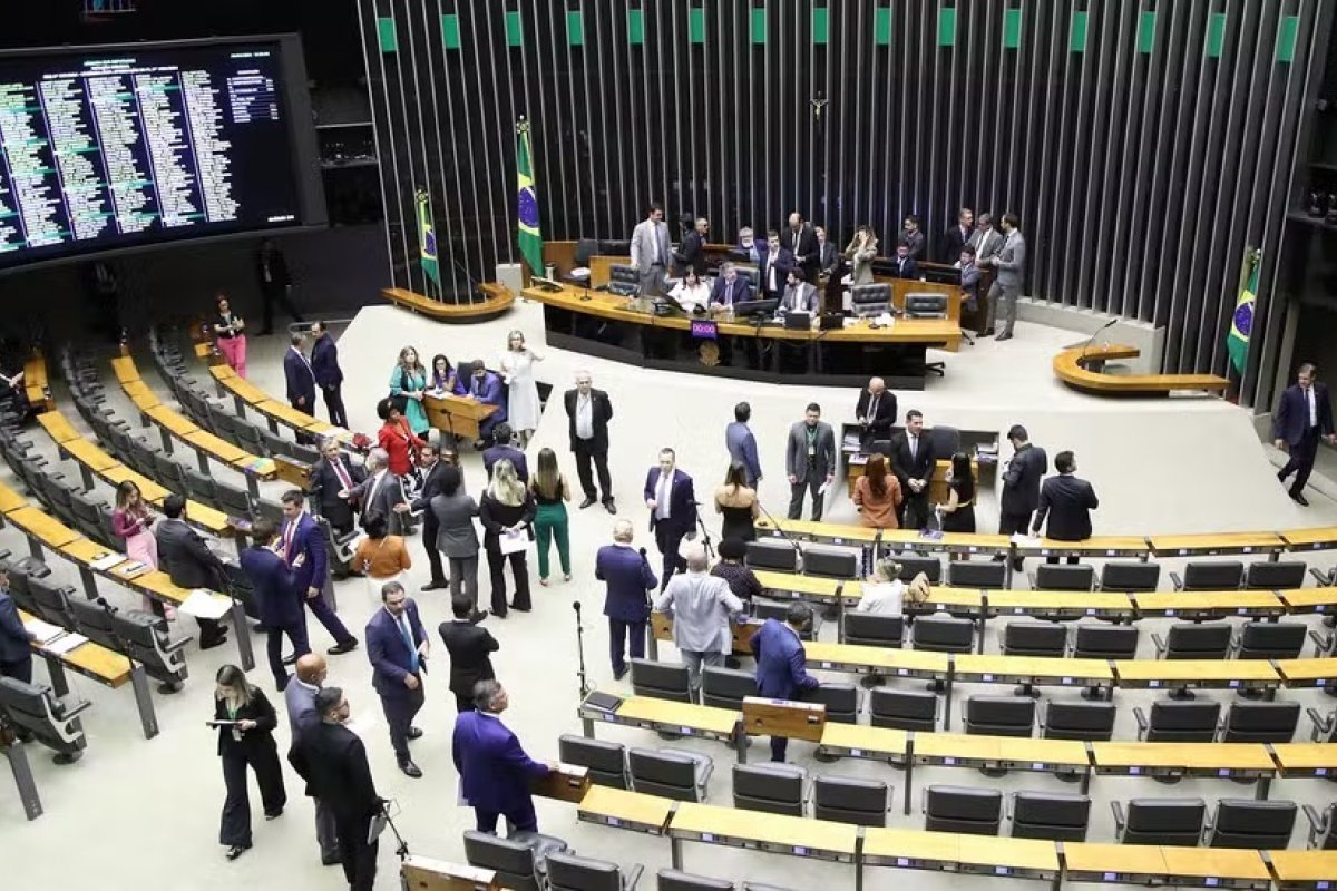 Câmara dos Deputados autoriza governo a antecipar R$ 15 bilhões em despesas