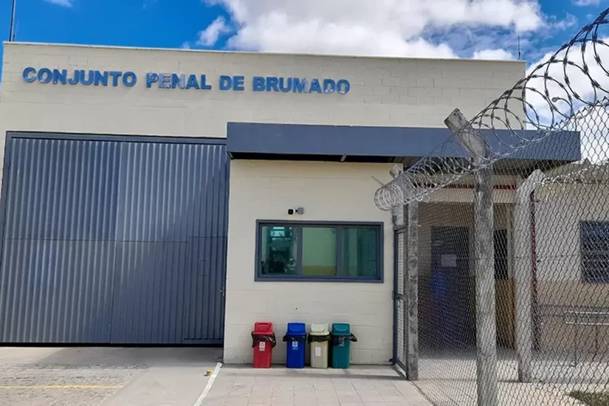 Durante obras em conjunto penal, detentos em regime semiaberto recebem prisão domiciliar na Bahia