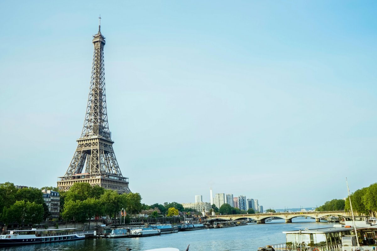 Prova em Paris-2024 pode ser cancelada por qualidade da água do rio Sena