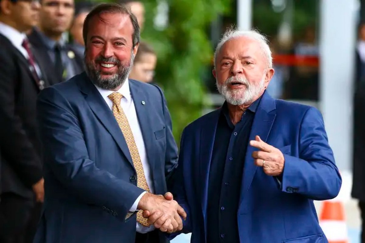Setor de energia alerta para efeito negativo de MP na conta de luz e Lula pede avaliação