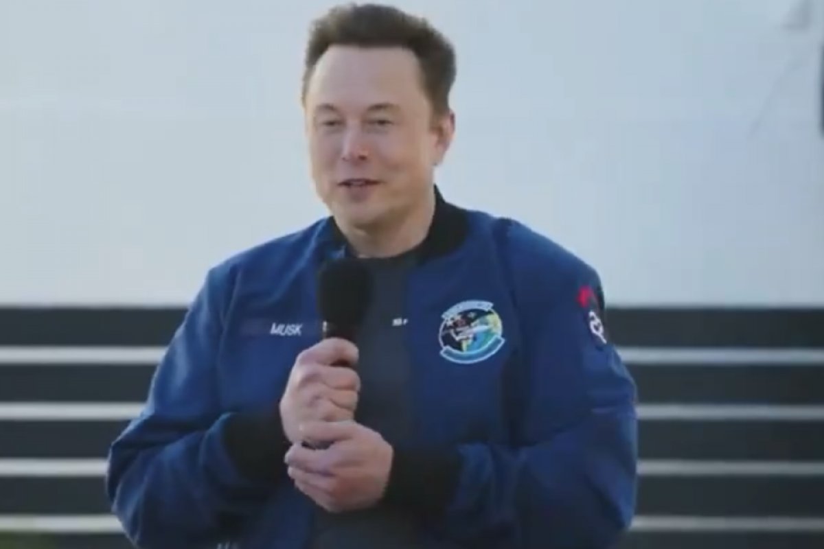 Musk cumpriu centenas de ordens de remoção de conteúdo do X fora do Brasil sem acusar censura