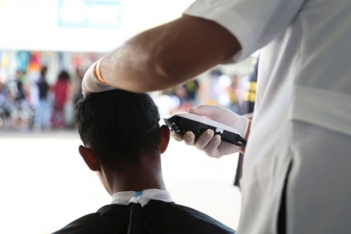 Setor de serviços do Brasil tem queda inesperada em fevereiro após 3 meses de altas