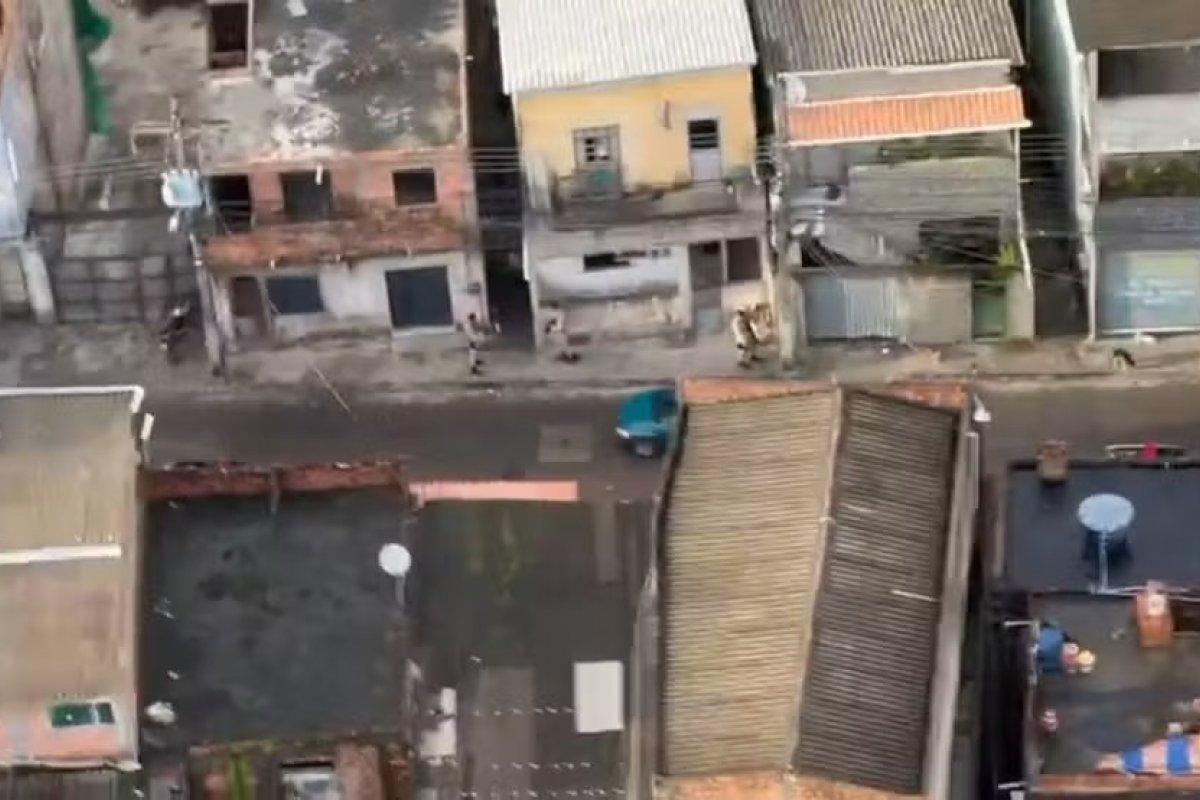 Indivíduo morre e outro fica ferido depois de tiroteio no subúrbio de Salvador