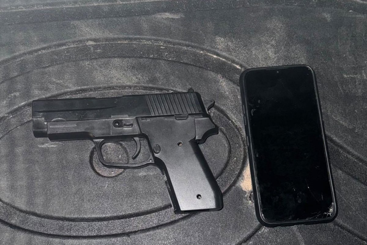 Suspeitos de roubos a ônibus são presos no Largo do Retiro