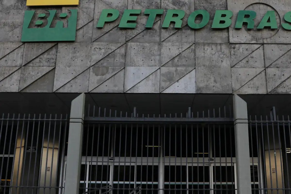 Mulheres ganham menos que homens em 75% das unidades da Petrobras, BB e Caixa