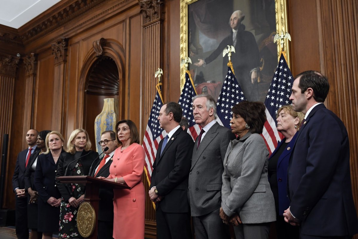 Processo de impeachment contra Trump é enviado ao Senado dos EUA