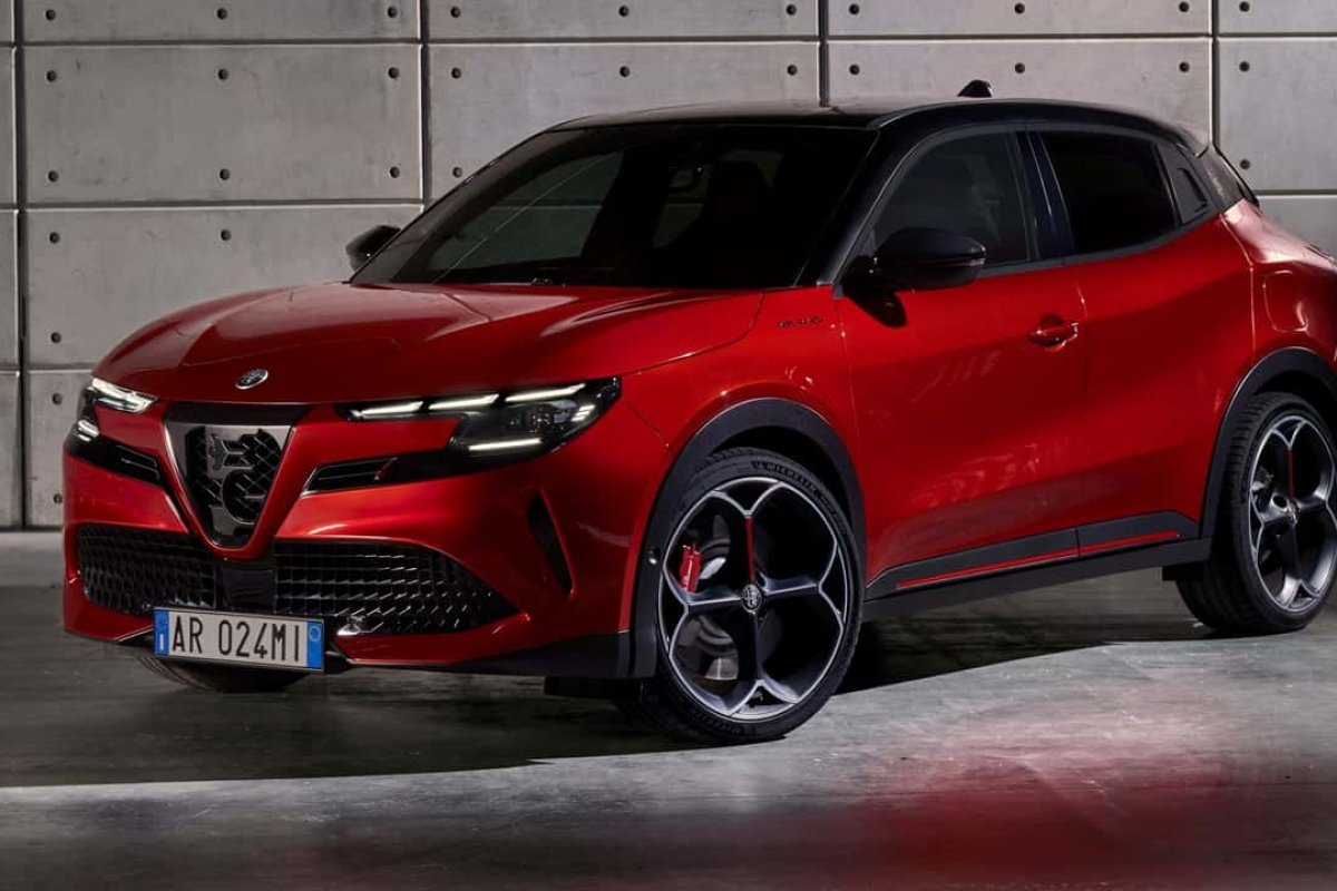 Alfa Romeo Milano estreia na Europa com motor híbrido ou elétrico