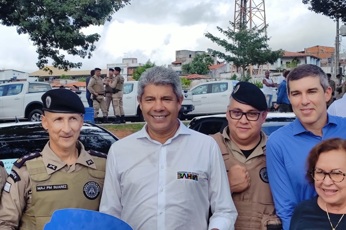 Sem estipular data, Jerônimo indica entrega de câmeras corporais à PM para teste em breve