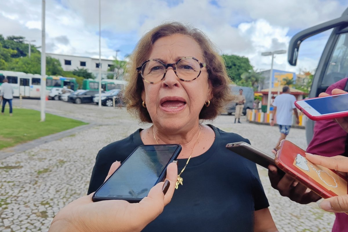 Lídice da Mata comemora pré-candidatura de Zé Neto em Feira: ‘renovação política’