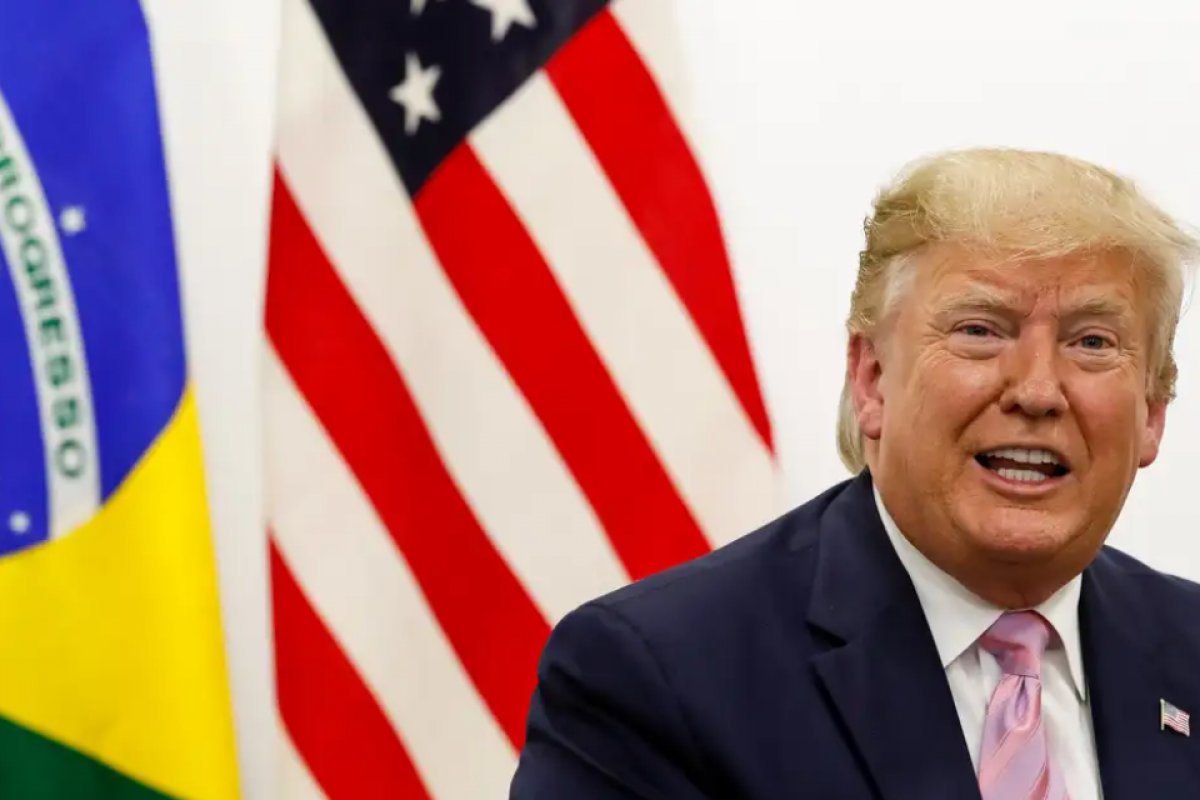Trump chega a tribunal de NY e diz que julgamento é ataque aos EUA