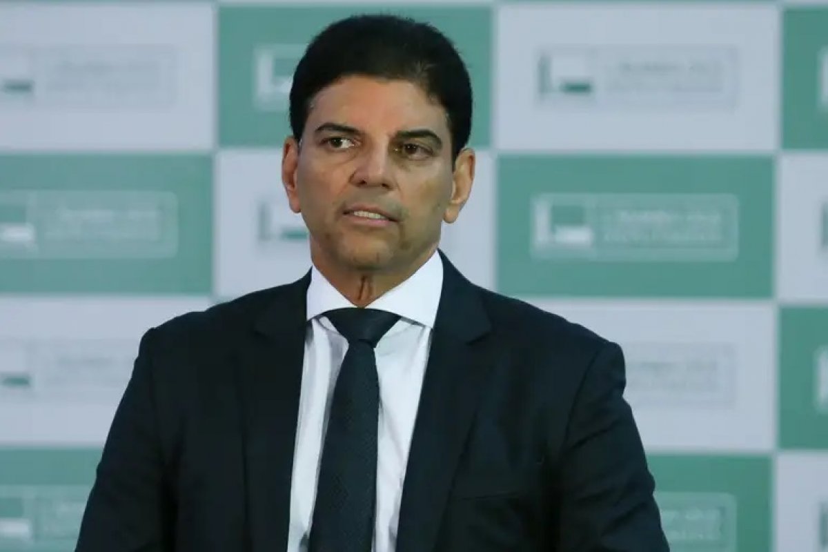 Relator do marco fiscal diz que mudança em meta traz "mais realidade ao orçamento de 2025"