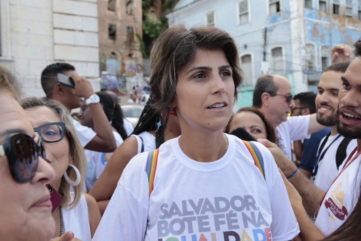 Manuela d'Ávila diz que Olívia Santana 'reflete um momento da cidade de Salvador'