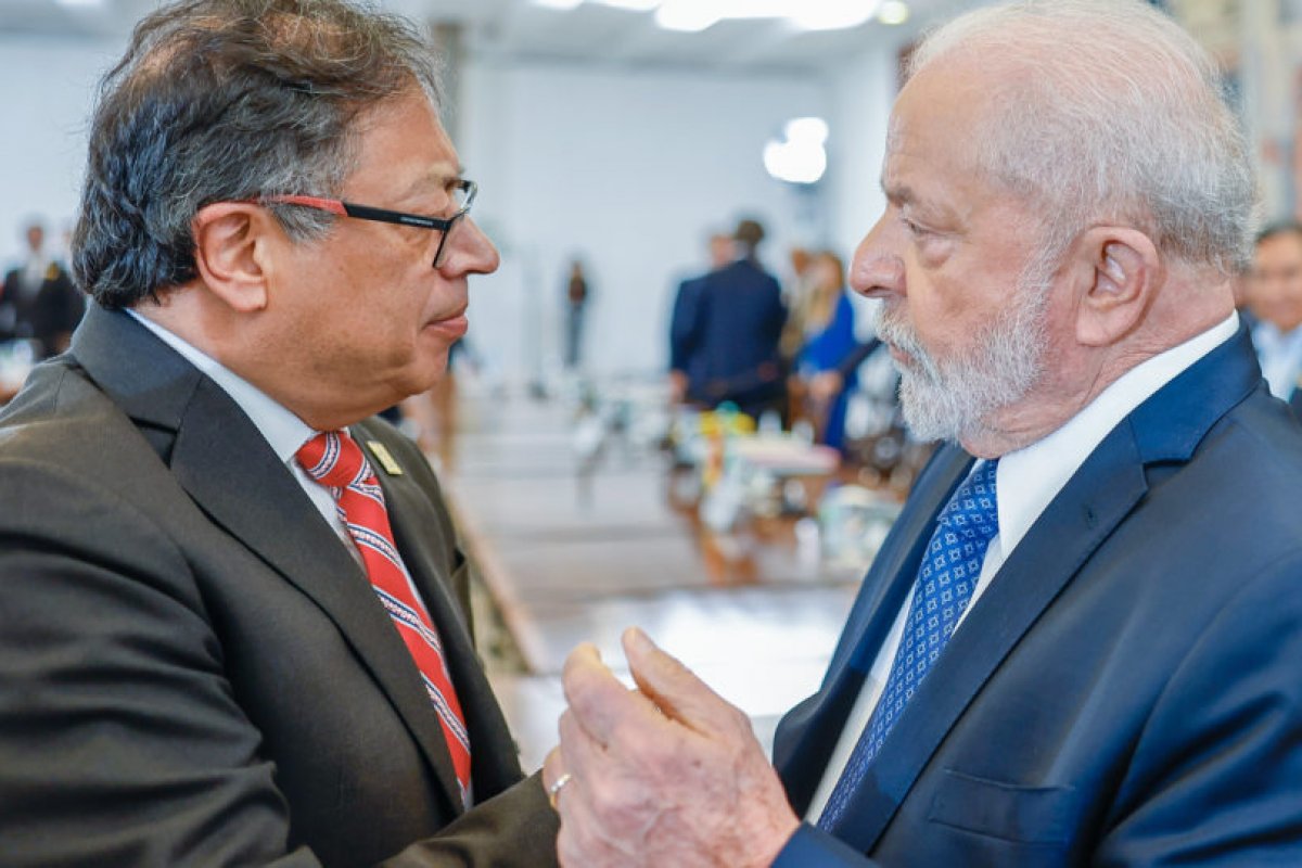 Ao lado de Lula, Petro diz que Brasil apoia plano de conciliação política na Venezuela