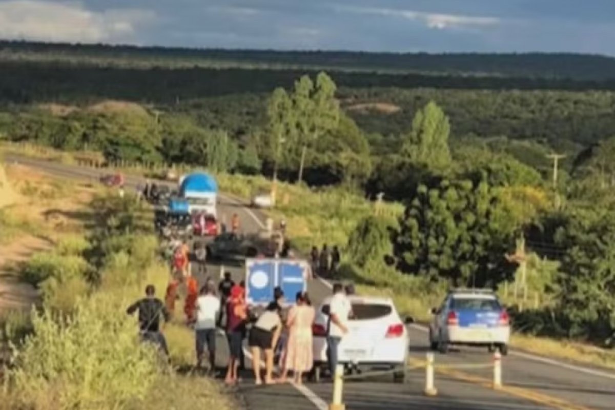 Acidente de trânsito em rodovia deixa duas pessoas mortas no sudoeste da Bahia